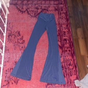 Arie offline flare cross pants